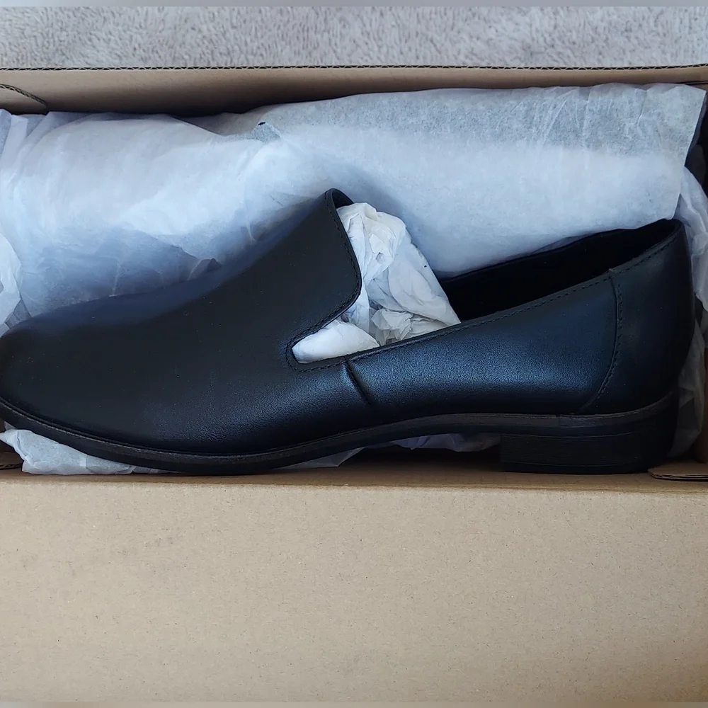 Clarks Trish Black Leather Women's Size 6W Loafers NWT Office Preppy Cottagecore